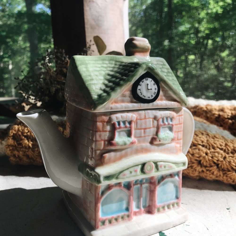 Antique Cottage Tea Pot